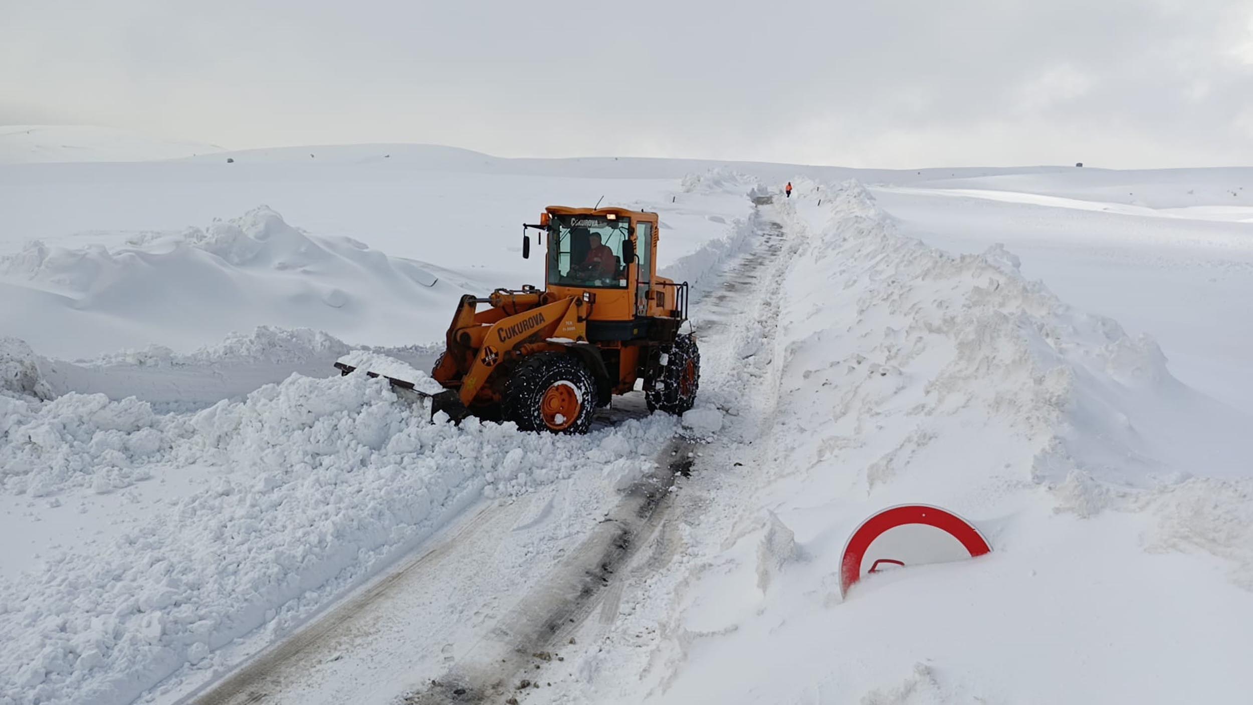 Mus Mutki Yolunda Kar Nedeniyle Mahsur K 22739 (1)