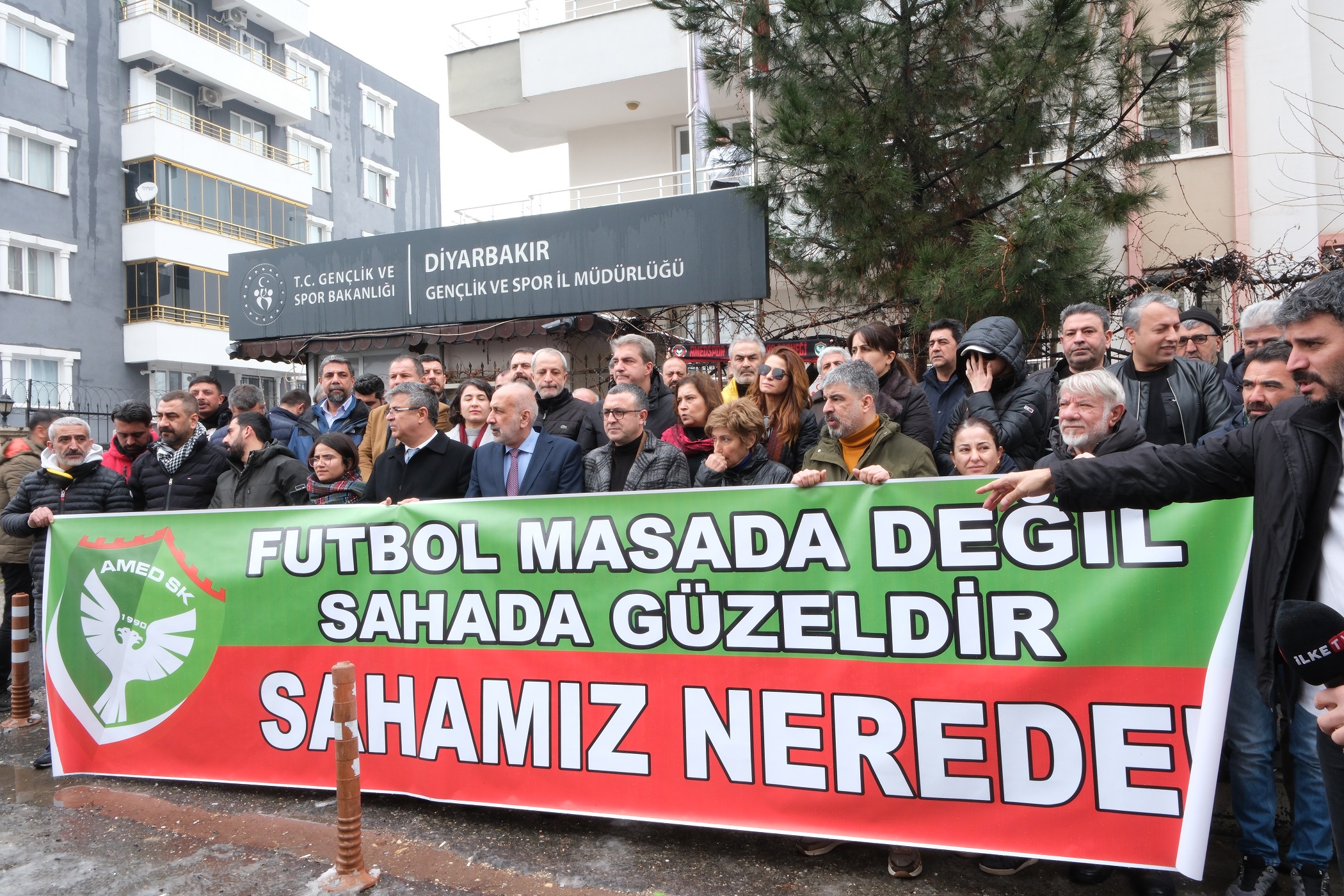 Amedspor'dan Zemin Sorunu Tepkisi Yetkilileri Istifaya Çağırdı