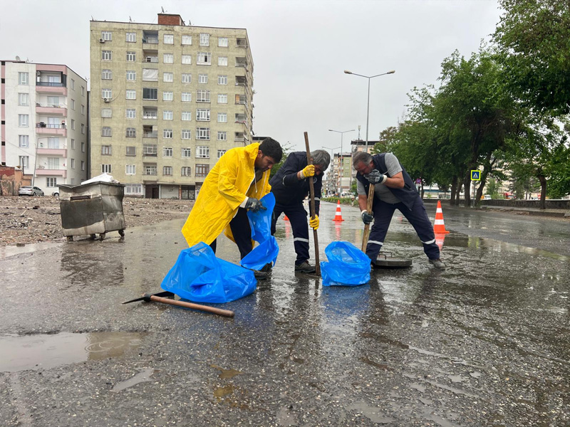 Di̇ski̇’den Yoğun Yağış Mesaisi Ekipler 724 Sahada2