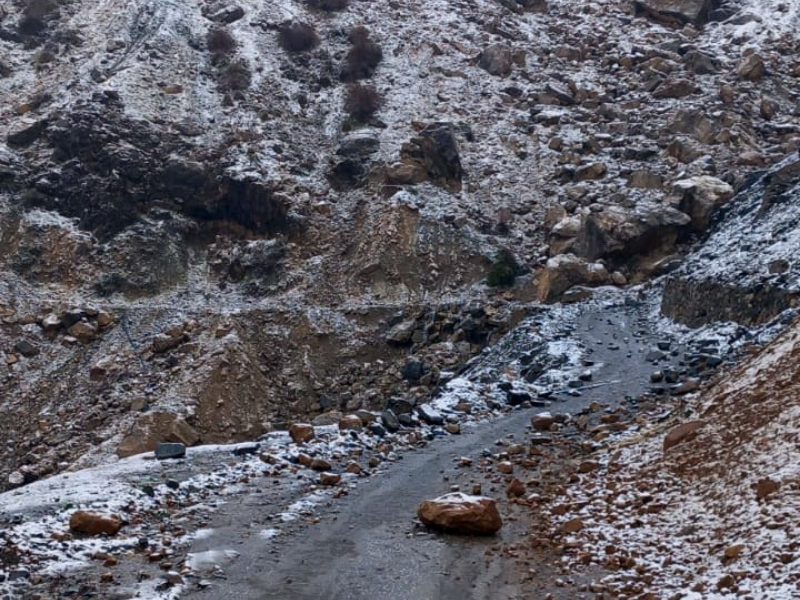 Diyarbakır’da Karla Kapanan Yollara Müdahale (2)