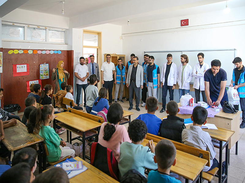 Diyarbakır'da Geleceğin Doktorları Öğrencileriyle Etkinlik Düzenledi1