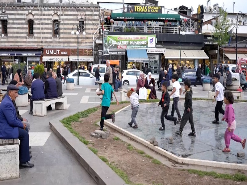 Diyarbakır’da Mutsuzluğun Sebebi Tartışıldı4