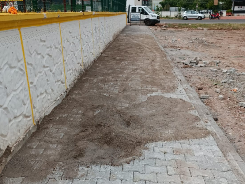 Diyarbakır’da Okul Çevresinde Kaldırım Düzenlemesi Yapıldı