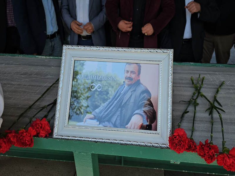 Diyarbakır’da Sırrı Süreyya Önder’e Giyabi Cenaze Namazı Kılındı3