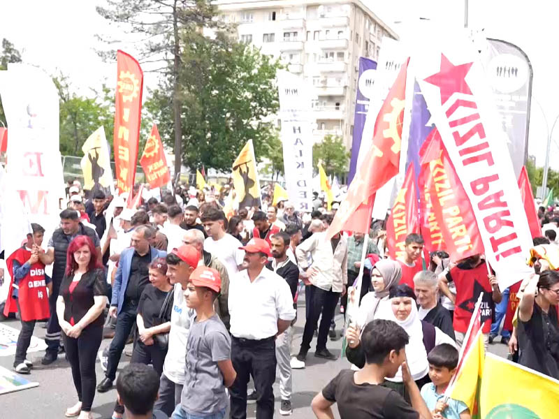 Emek Ve Adalet Için Meydanlar Doldu
