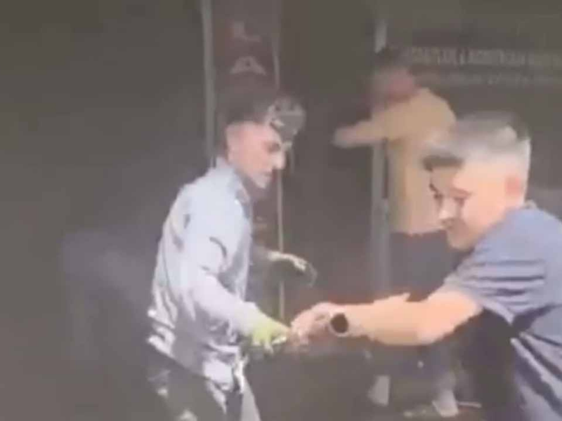 Şanlıurfa’da Yangın Faciası Çocuklar Dumanlar Içinde Malzeme Kurtardı