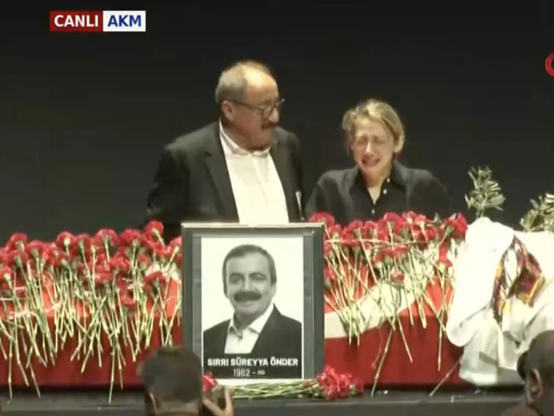 Sırrı Süreyya Önder’e Duygusal Veda