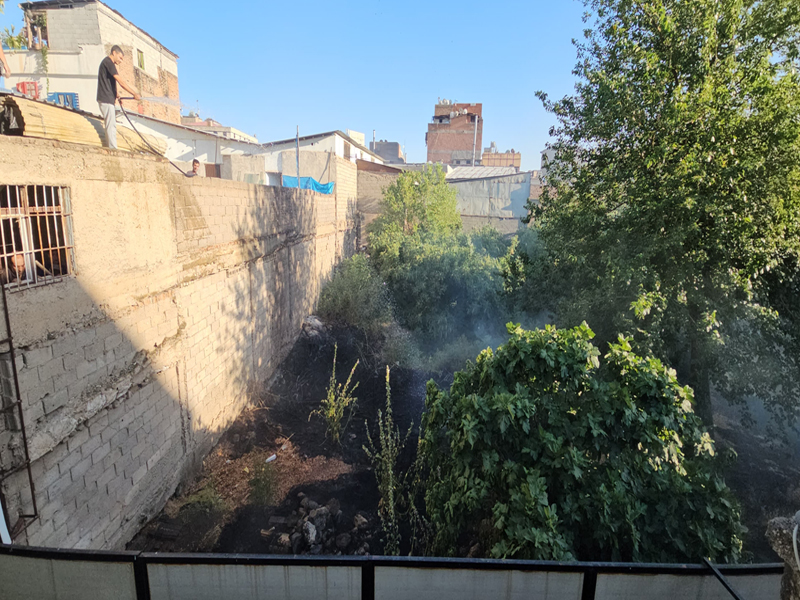 Diyarbakır'da Anız Yangını Tarihi Alan Tehlike Atlattı5