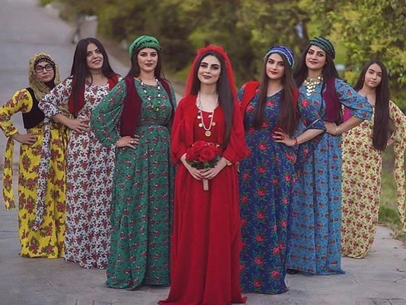 Kürtlerin Dört Parçada Şekillenen Elbise Kültürü4