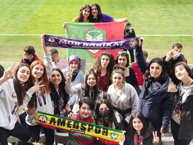 Amedspor’da Kadın Taraftar Gerilimi Mor Barikat’tan Tepki Yağdı (1)