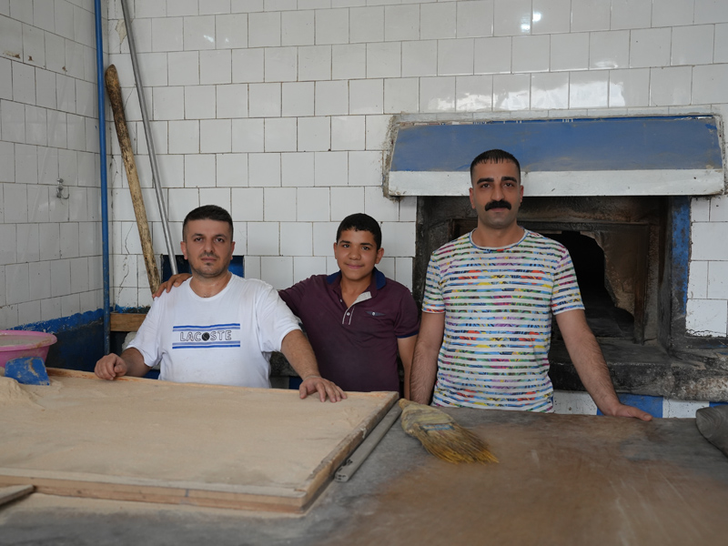 Diyarbakır’da 400 Derece Sıcağın Başında Ekmek Mücadelesi5
