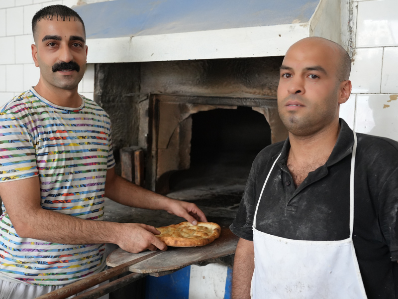 Diyarbakır’da 400 Derece Sıcağın Başında Ekmek Mücadelesi7