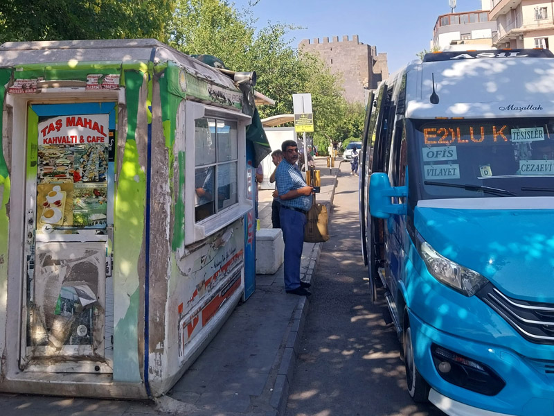 Diyarbakır’da Otobüslerde Unutulan Eşyalar Burada Toplanıyor 10 Gün Süresi Var4