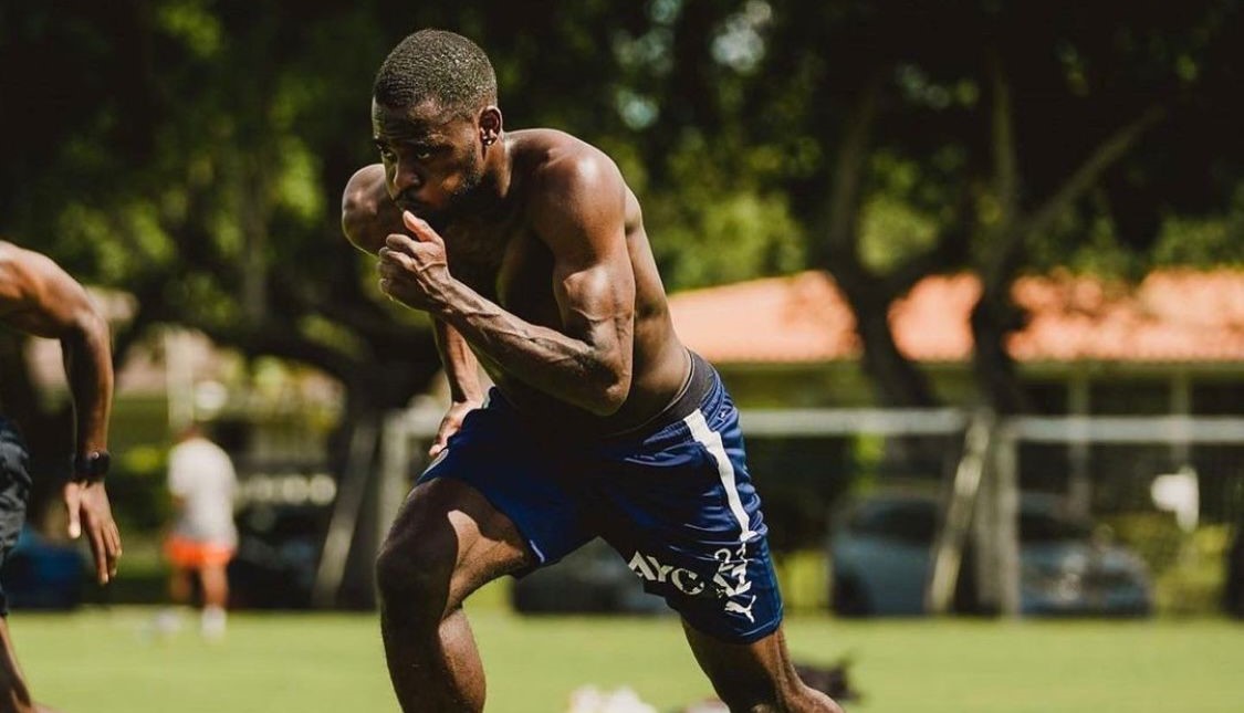 Osayi Samuel Kimdir1