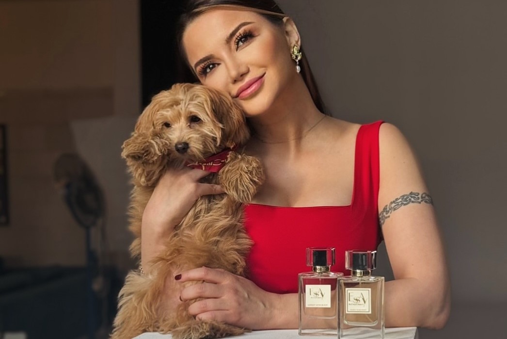 Esra Ezmeci Kimdir (5)