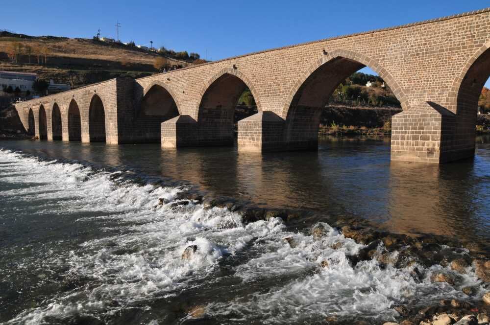 On Gözlü Köprü Hikayesi (1)
