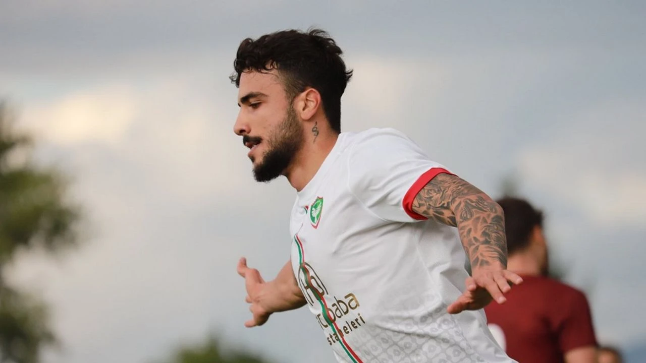 Amedspor Diyarbakirli Futbolcu Yollari Ayirdi
