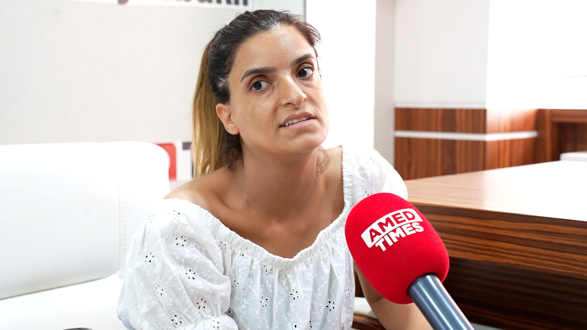 C1976.00 03 17 17. Still003