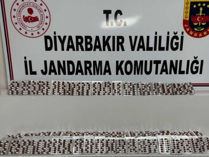 Diyarbakır’da Uyuşturucu Hapla Yakalanan 3 Şüpheli Tutuklandı 1