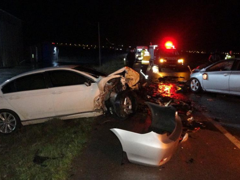 İki Otomobil Kafa Kafaya Çarpıştı 3 Ölü, 1 Yaralı