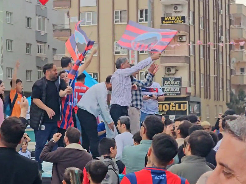 Mardin'de Tarihi Gün! Mardin 1969 Taraftarı Şampiyonluğu Meydanlarda Kutladı3