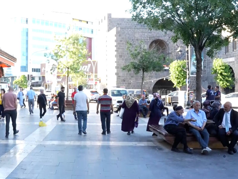 Diyarbakır’da Vatandaşlar Hükümetten Çözüm Için Adımları Bekliyor3