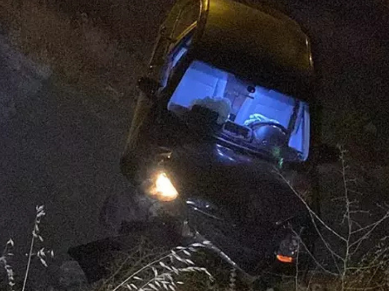 Elazığ’da Otomobil Şarampole Düştü 5 Yaralı (3)