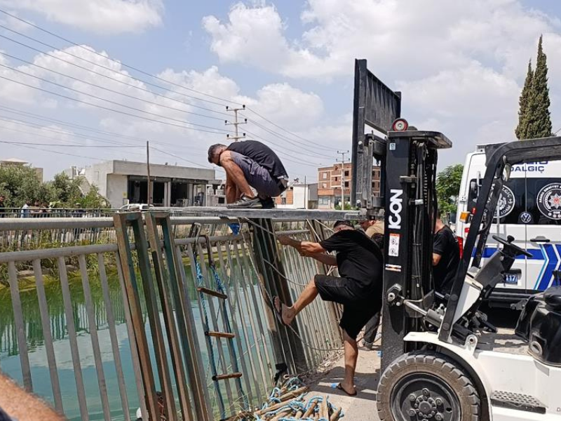 Adana’da Sulama Kanalında Ceset Bulundu (1)
