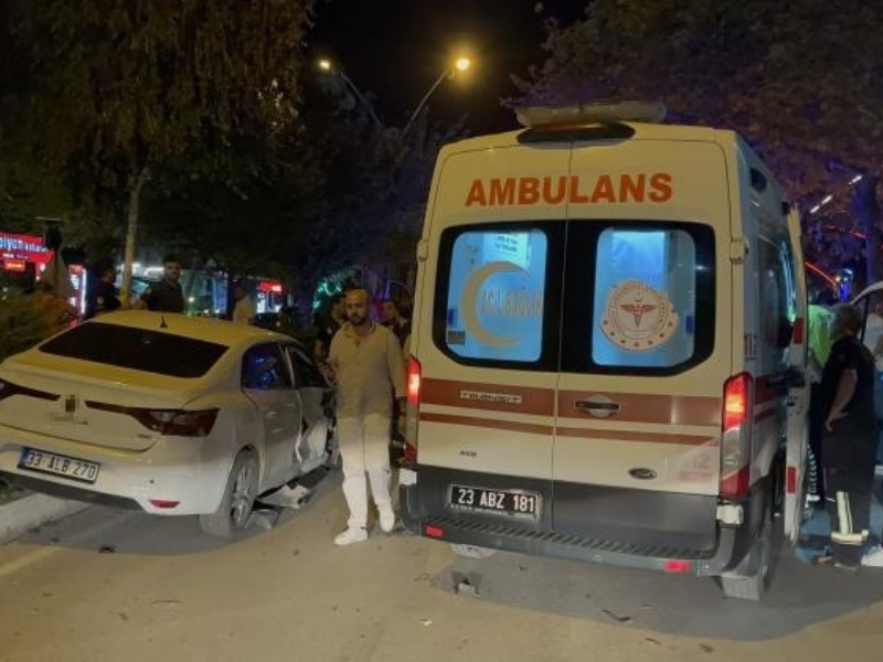 Elazığ’da Korkutan Kaza 2’Si Çocuk 4 Yaralı (1)