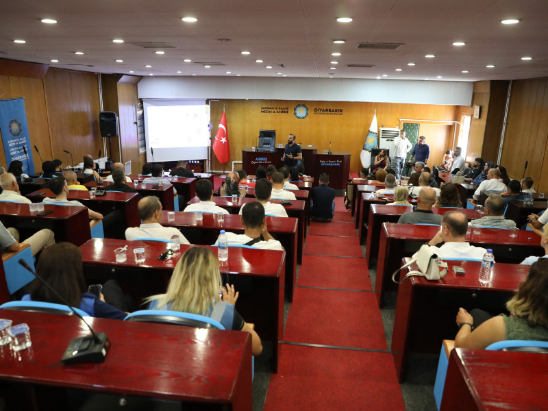 Diyarbakır’da 562 Belediye Çalışanı Iletişim Eğitimi Aldı (1)