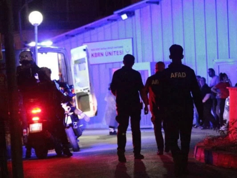 Şüpheli Madde Inceleyen 9 Polis Hastaneye Kaldırıldı (2)