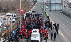 DEM Parti Diyarbakır’da Öcalan için yürüdü