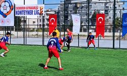 İskender'un depremzedeler için futbol heyecanı