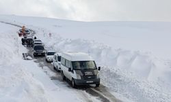 Kar yağışından dolayı mahsur kalan 60 kişi kurtarıldı