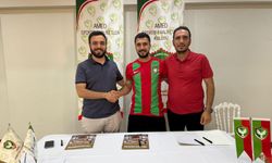 Oktay Aydın Amedspor'la sözleşme uzattı