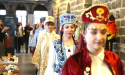 Diyarbakır'da 5 ilin dokuma kültürü defilede buluştu