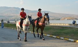 Atlı birlikler Bitlis sahiline indi