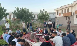 Diyarbakır’da çocuklar kitaplarla Sezai Karakoç’u andı