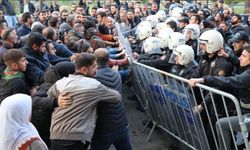 Halfeti Belediyesi kayyımı protesto ediyor