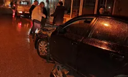 Önce traktöre, sonra tıra çarptı! Burnu bile kanamadı