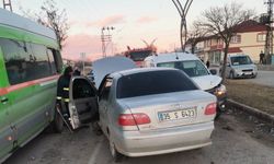 Van Erciş'te trafik kazası: 2 kişi yaralandı