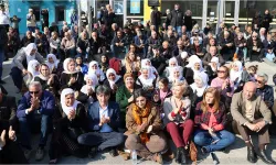 Akdeniz Belediyesi önünde kayyım protestosu: Halkın iradesine saygı gösterin