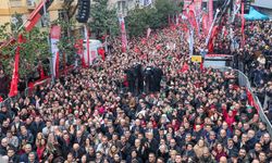 Beşiktaş’ta Demokrasi Mitingi: İmamoğlu ve Özel'den sert tepkiler