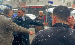AKP'li belediye, CHP'li belediyenin cami önünde çorba dağıtmasını engelledi