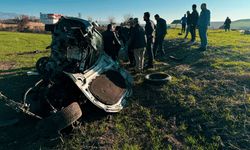Diyarbakır’da takla atan otomobilde 2 kişi yaralandı