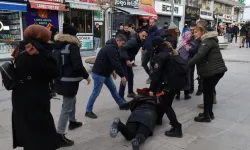 Van’da kadınların yürüyüşüne polis müdahalesi: 17 gözaltı
