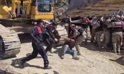 Hatay’da hasarsız evler de boşaltılıyor: Mahalleli ayakta