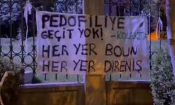 Diyanet'e “Pedofiliye Geçit Yok” pankartı