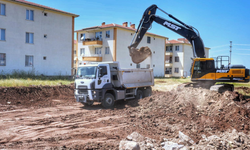 Diyarbakır Kayapınar’da afet konutlarına yol çalışması başladı