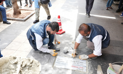 Diyarbakır’da Kürt Şiirleri Gazi Caddesi kaldırımlarında yaşatılıyor